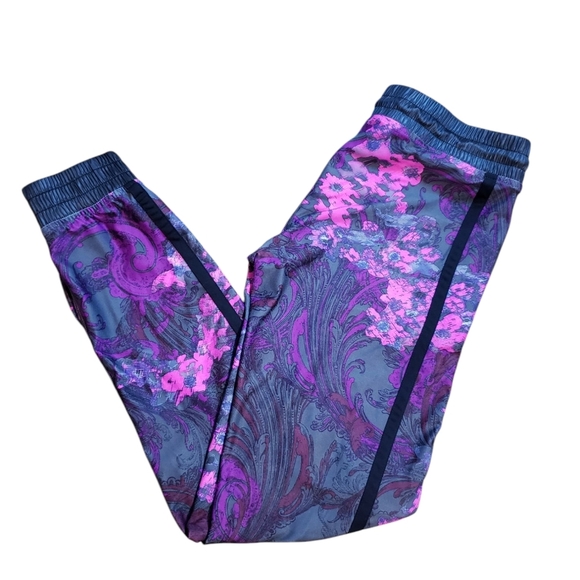 Fabletics Pink Grey Floral Print Joggers Woth Faux Leather Details Medium - Picture 1 of 5